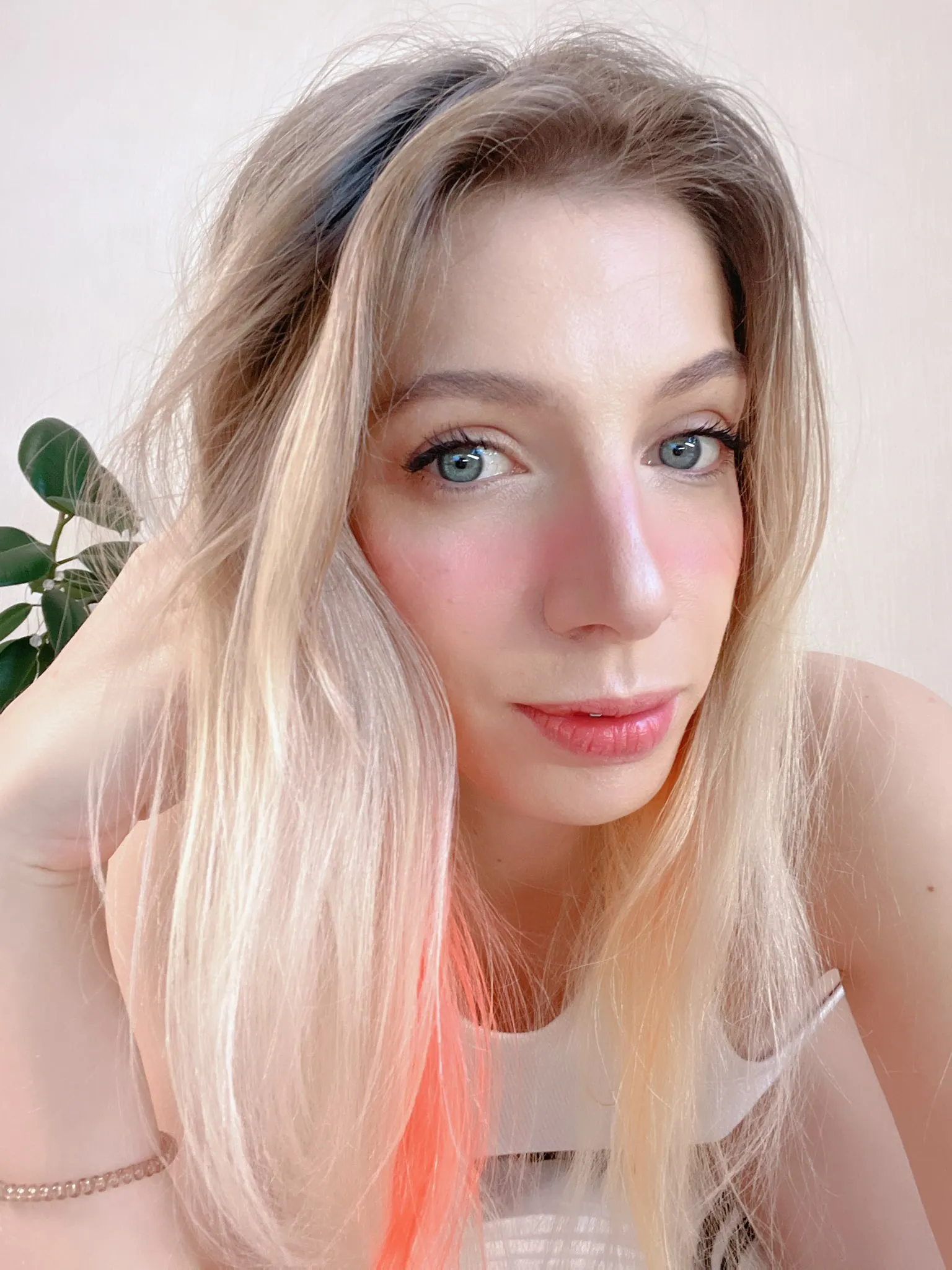 Esmi camshow