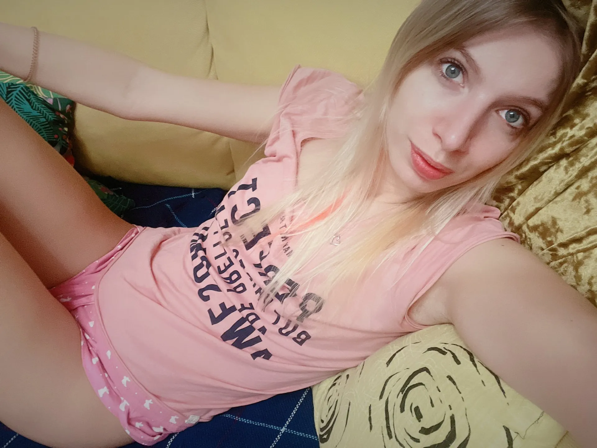 Esmi camshow
