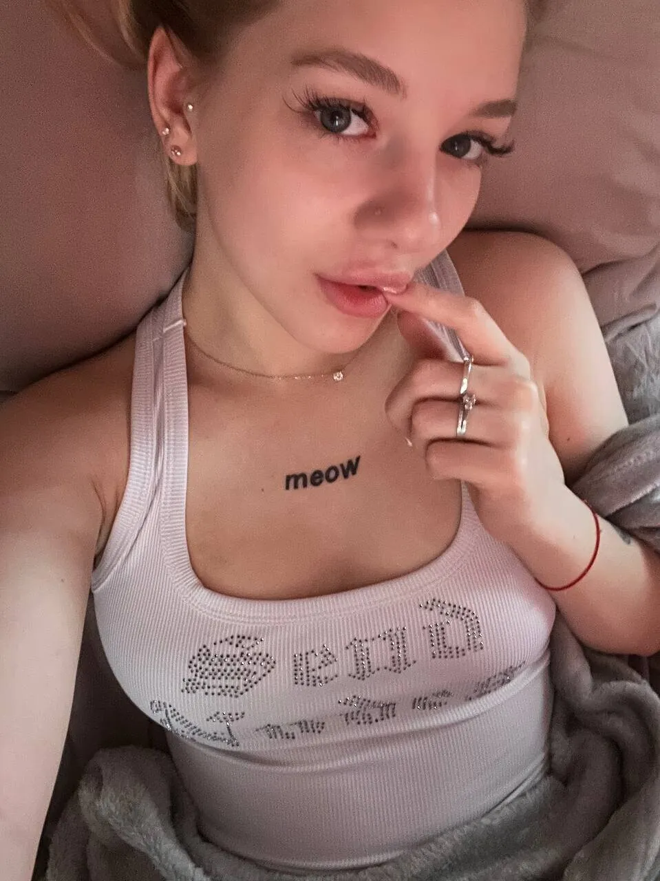 MoniBless camshow