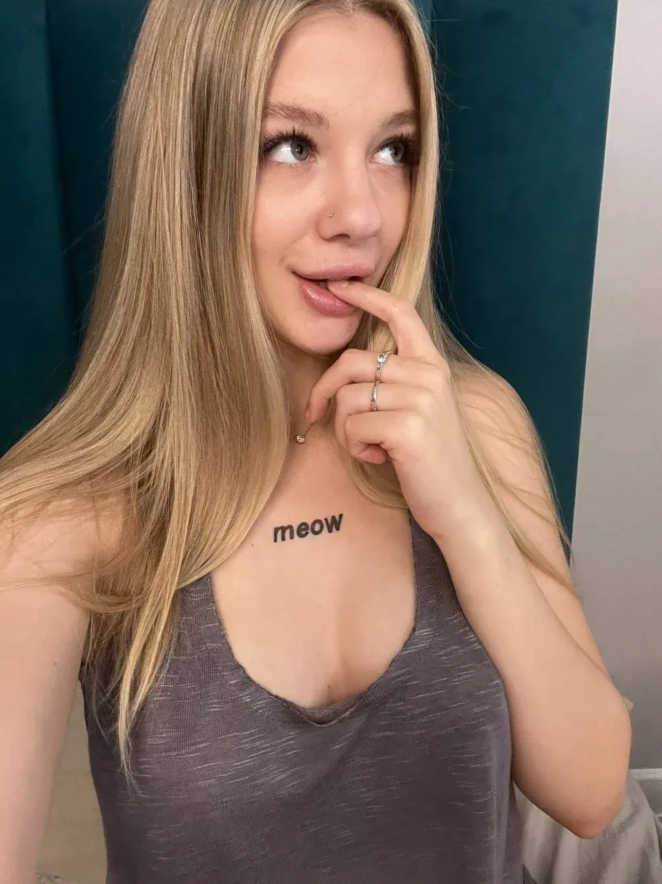 MoniBless camshow