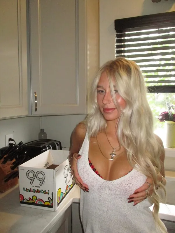 caseyyyhere camshow