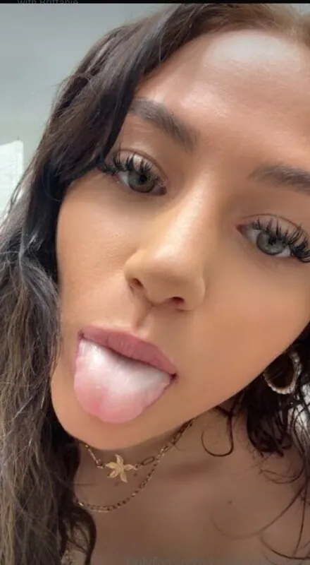 sweetbrittaniexox camshow