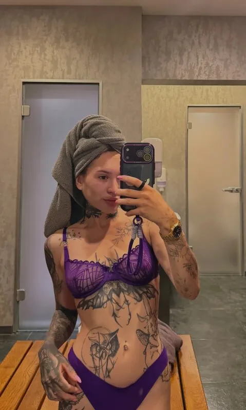 future_star leaks — 1 new photo + 6 videos