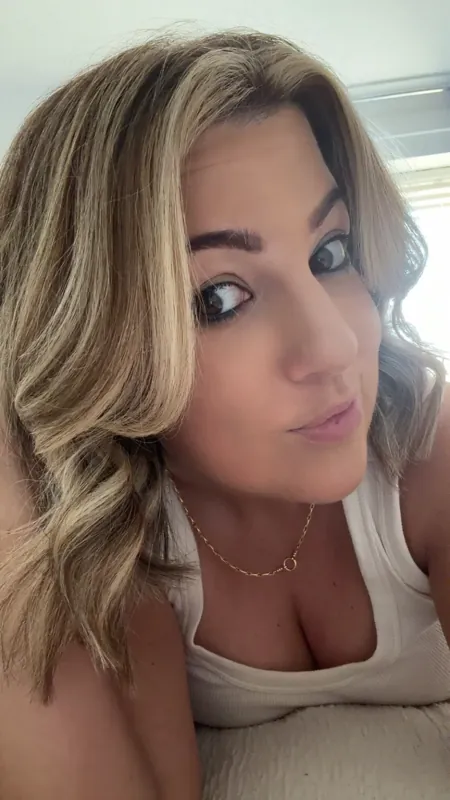 MsBelleWarick camshow