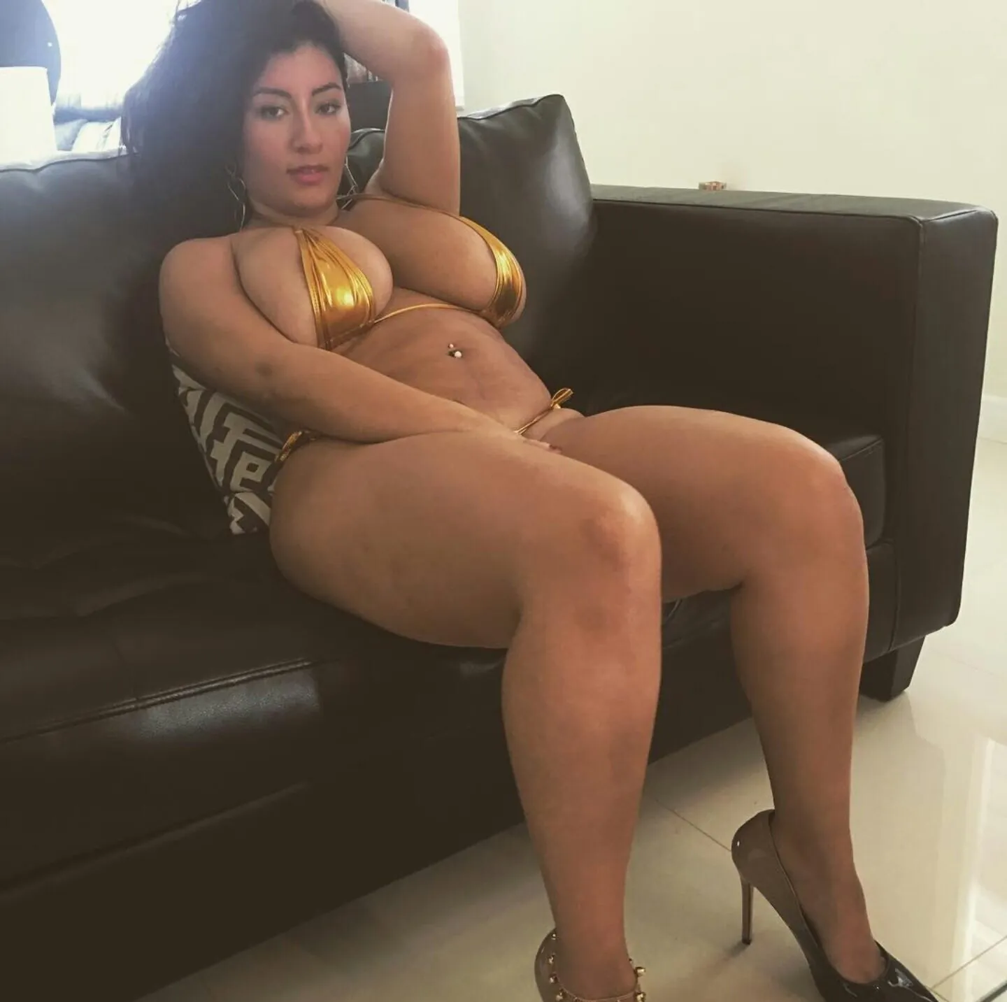 Selena Adams camshow