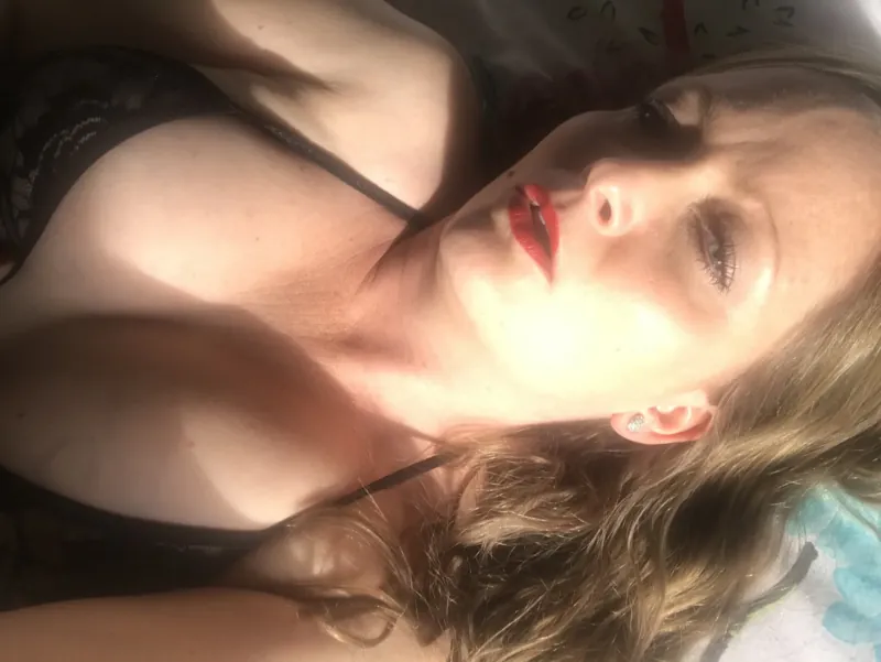 HoneyBluex camshow