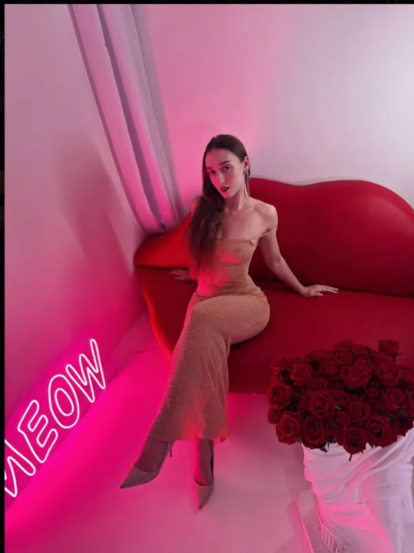 _meganmeow_ — 5 new photos & cam replays