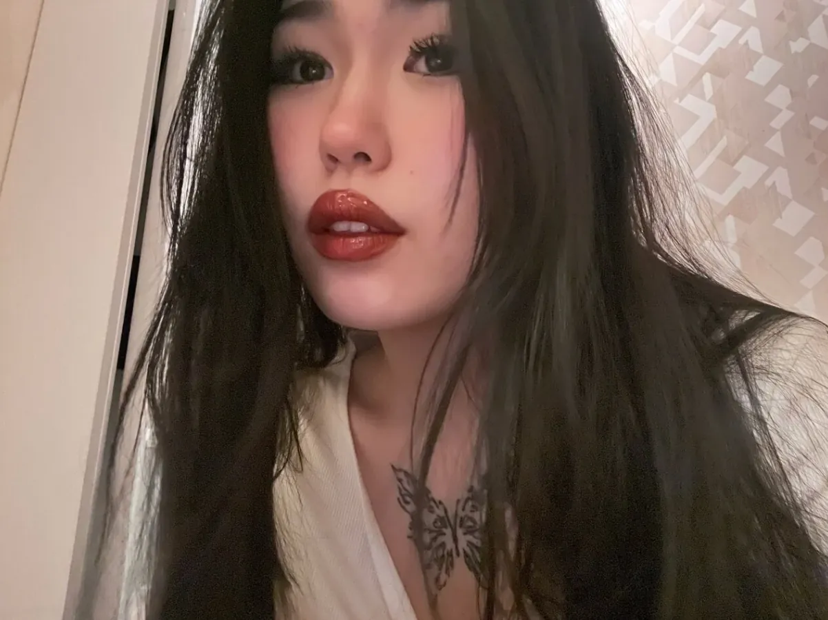 miraqqwerty camshow