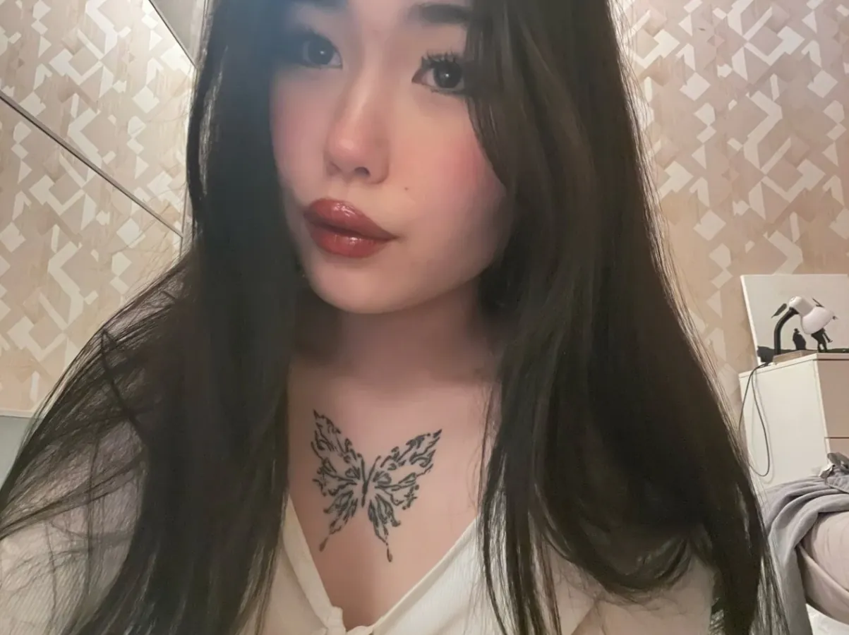 miraqqwerty camshow
