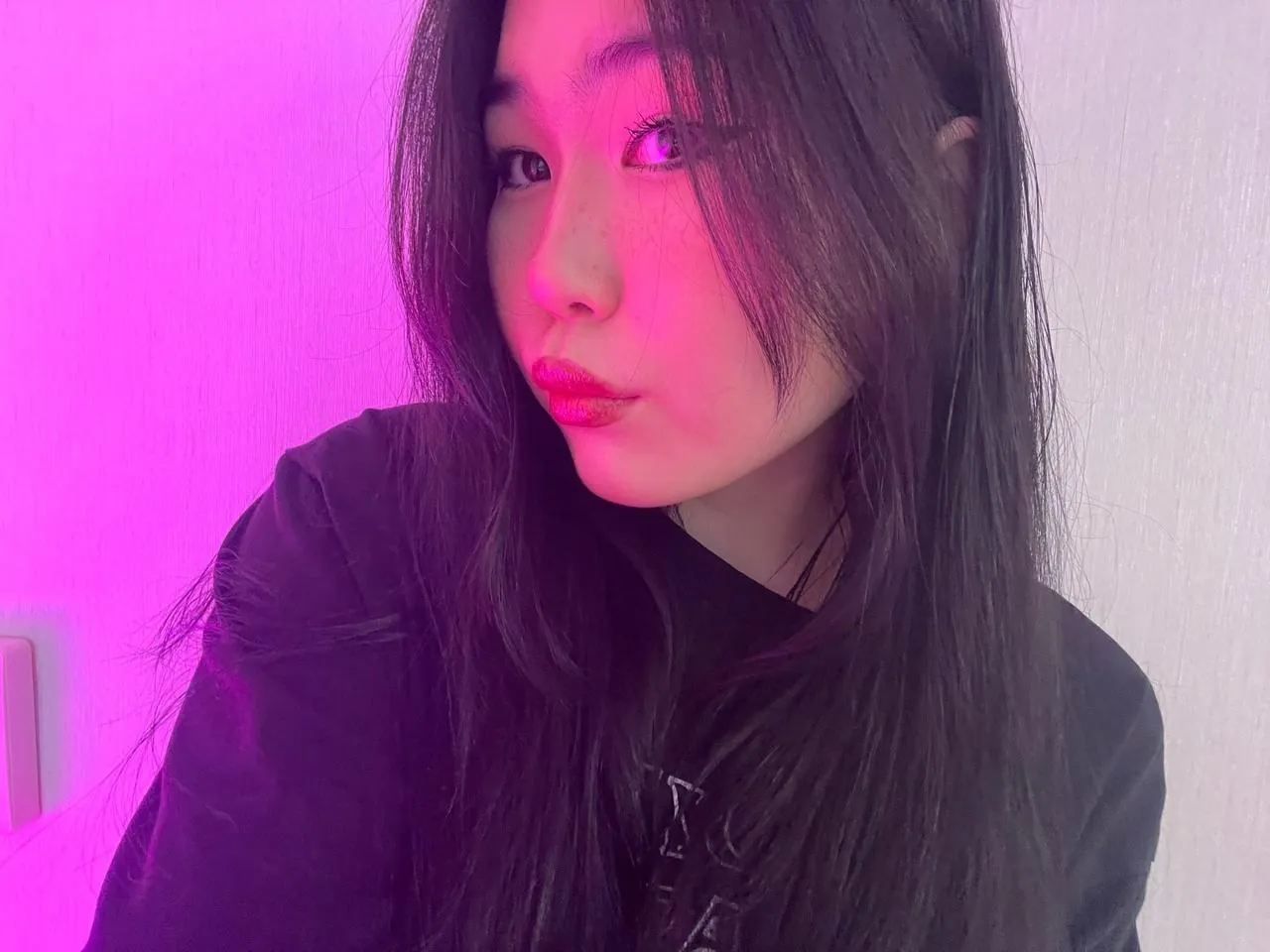 miraqqwerty camshow