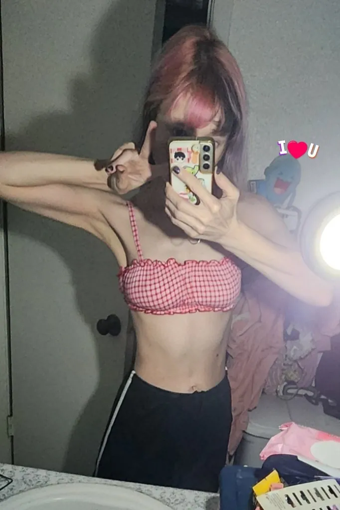 Monimusume (AKA Cheyenne Pitts, Chesqin) camshow